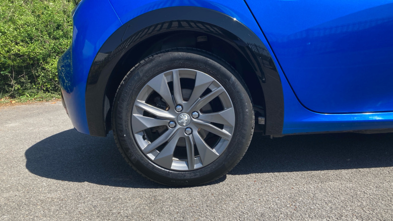 Peugeot 208 100kW Allure Premium + 50kWh 5dr Auto Electric Hatchback
